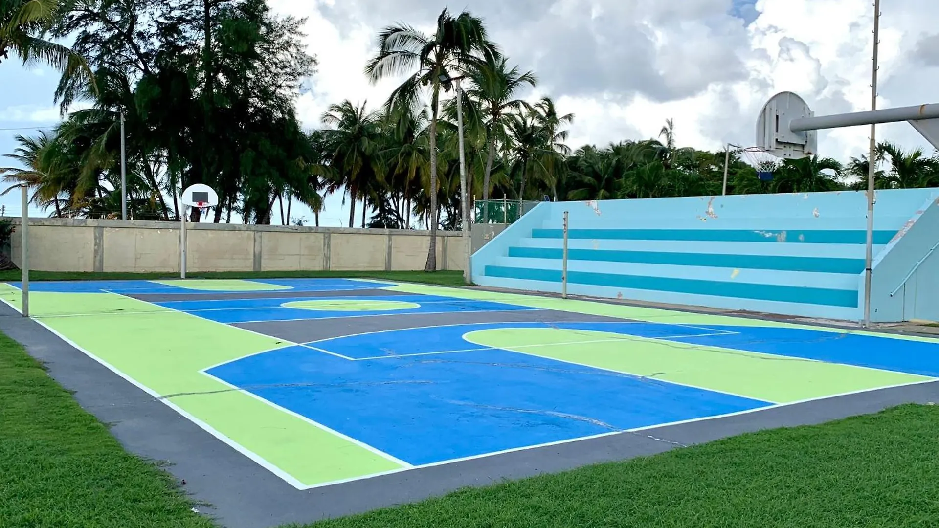 Luquillo Beach & Ocean Breeze